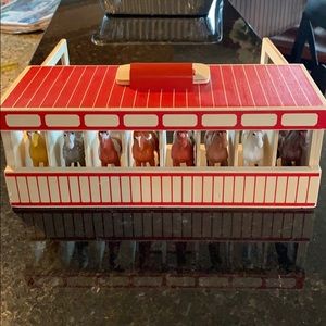 Melissa & Doug horse stable